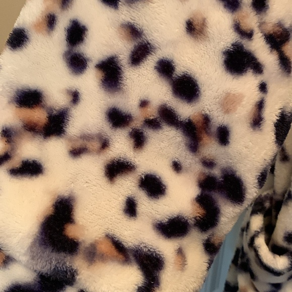 SOMA short plush robe - small/medium - Picture 5 of 7